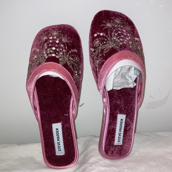 Steve Madden Shoes - ❤️ NWOT  STEVE MADDEN VELOUR SLIPPERS